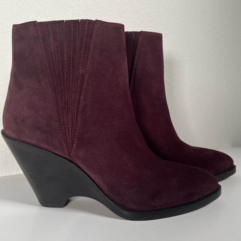 Women's Suede Ankle Booties in Burgundy